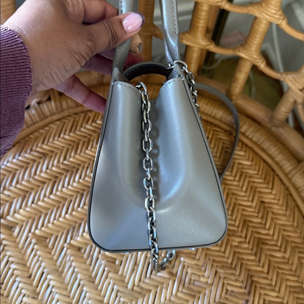 Small Leather Marc Jacobs The Tote - Picture 6 of 8